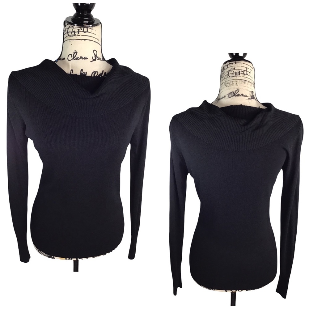 Ribbed Long Sleeve Turtleneck Top in Black